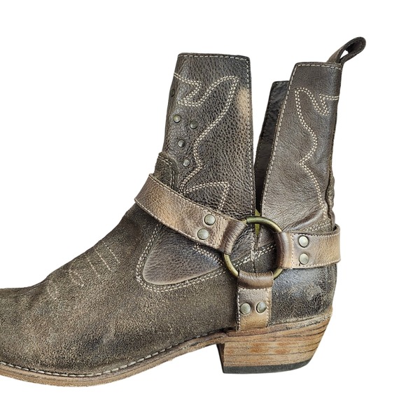 Bedstu Canada Western distressed leather v-cut ankle harness women's boots Sz 8 - Picture 9 of 13